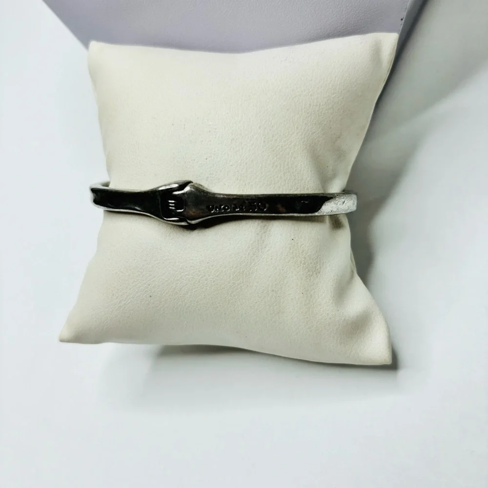 UNO DE 50 Ladymatic Cuff Bracelet